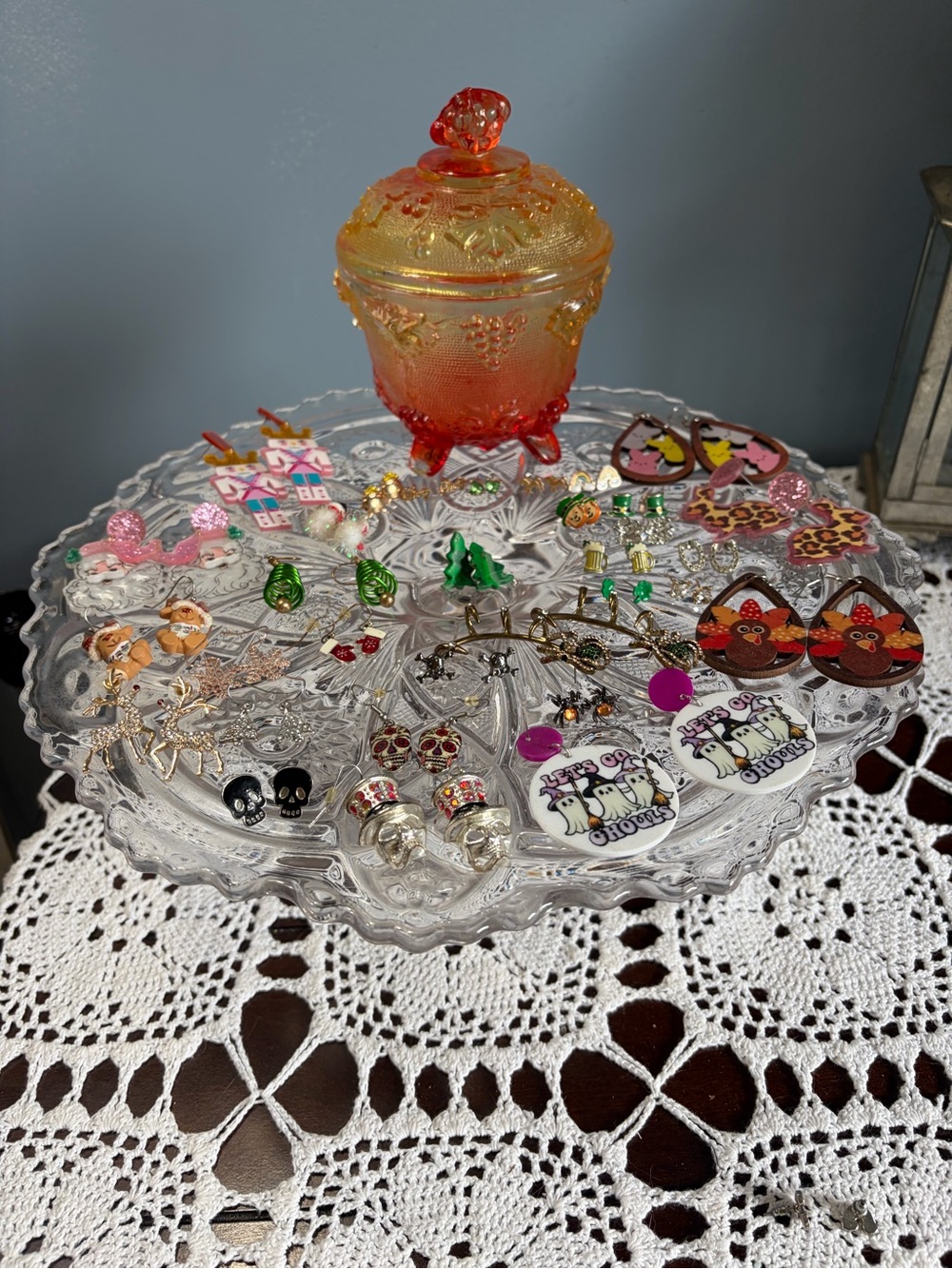Vintage 40-60βs Jeannette Glass Co Amberina Harvest Grapes & Holiday Earring Lot